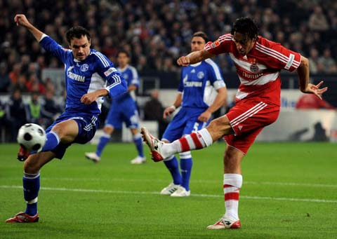 受到一个球 受到一个球